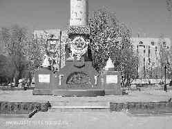 памятник красным матросам в Морском Садике